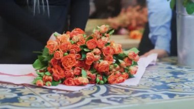 Güzel bir buket gül.