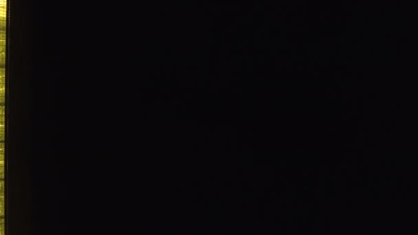 Vue aérienne rapprochée de la serre avec lumière à l'intérieur .