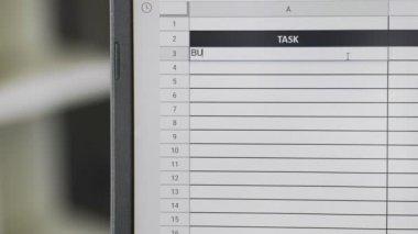 İş toplantısını çevrimiçi plan ve yapılacaklar listesinde işaretle