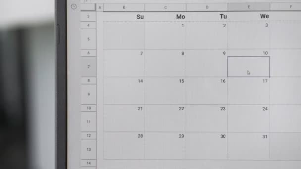Psaní tělocvična na 10. na kalendář zapamatovat toto datum. — Stock video