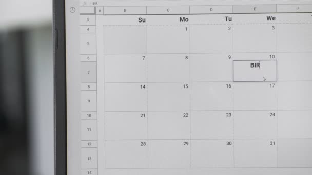 Geburtstag am 10. auf Kalender schreiben, um sich an dieses Datum zu erinnern. — Stockvideo