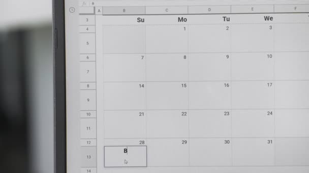 Написание BIRTHDAY 28 числа в календаре, чтобы вспомнить эту дату . — стоковое видео