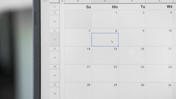 Pisanie Bussines Spotkanie w dniu 8 w kalendarzu, aby zapamiętać tę datę. — Wideo stockowe