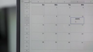 Bu tarihi hatırlamak için takvimin 10. gününde yıldönümü yazılıyor.