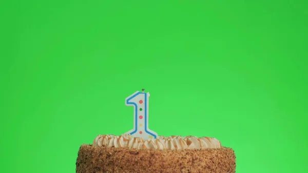 Anzünden einer Geburtstagskerze mit der Nummer vier auf einem leckeren Kuchen, Green Screen 1 — Stockfoto