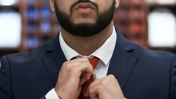 CLose up of bearded business man Corrected Red Tie — Stock Photo, Image