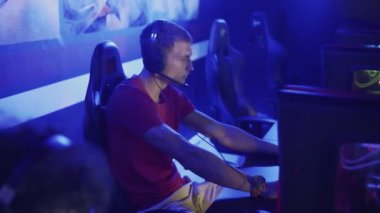 Profesyonel eSport Oyuncuları Takımı Siber Oyunlar Turnuvası 'nda atıcı video oyununda ilk turu kazandı.