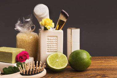 Spa tedavisi kompozisyon gri arka plan üzerinde