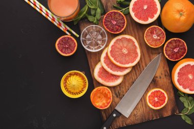 Turuncu, yukarıdan kesti. Sulu arka plan