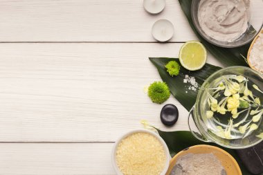 Ev ya da salon kaplıca tedavisi için doğal kozmetik