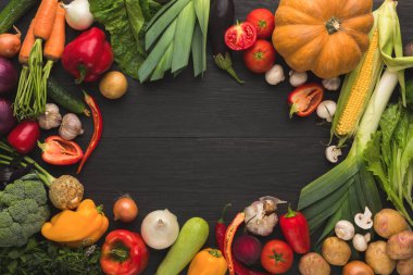 Renkli taze organik sebze çerçeve