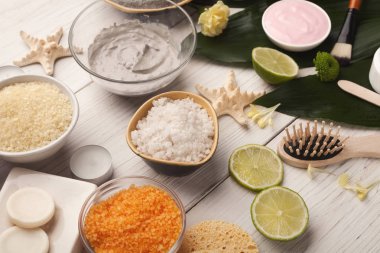 Ev ya da salon kaplıca tedavisi için doğal kozmetik