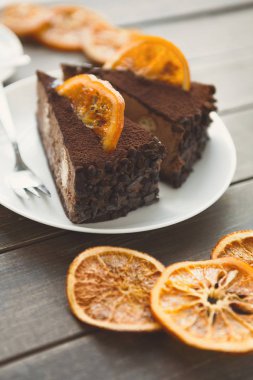 Çikolatalı kek krem ve profiterol