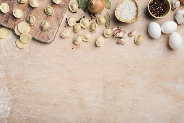 Fronteira de ingredientes para cozinhar bolinhos — Fotografia de Stock