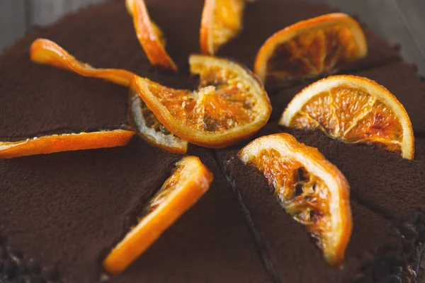 Çikolatalı kek krem ve profiterol