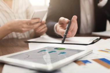 Yeni başlangıç projesi geliştirme iş adamları