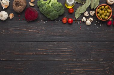 Karışık makarna ahşap arka plan, üstten görünüm üzerine kuru