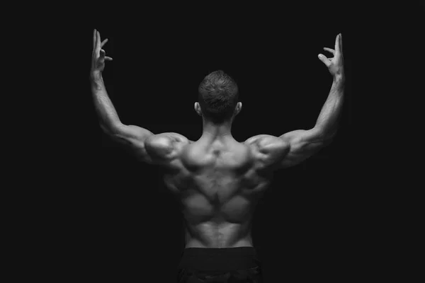 Ισχυρή Αθλητικός άνδρας showes γυμνή μυώδες σώμα — Φωτογραφία Αρχείου