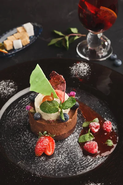 Exclusive mousse dessert served at restaurant — Stock Photo, Image