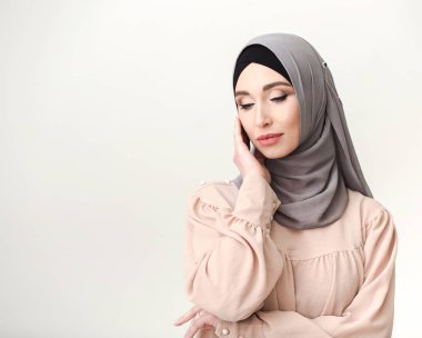 Hijab şık Müslüman kadın Doğu makyaj