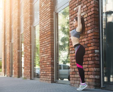 Genç sporcumuz önce fiziksel egzersiz germe