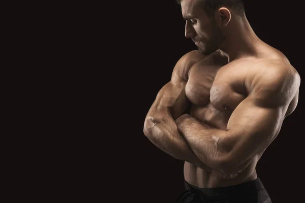Homem atlético forte com corpo muscular nu — Fotografia de Stock