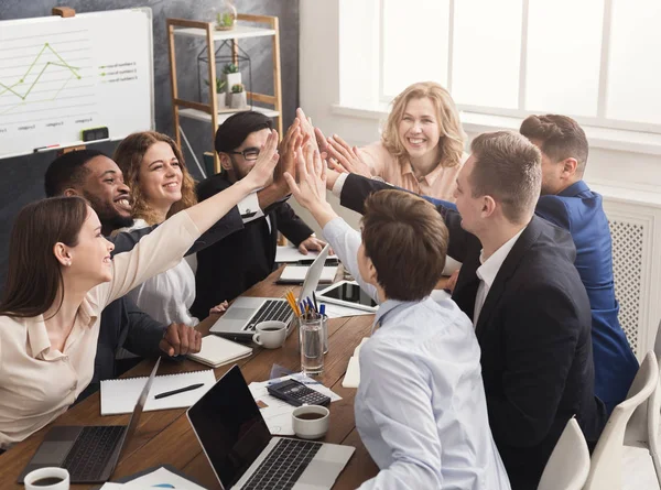 Successful business team is giving high five — Stock Photo, Image