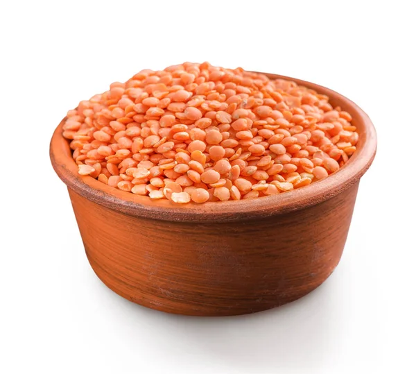 Tigela de lentilha vermelha isolada — Fotografia de Stock