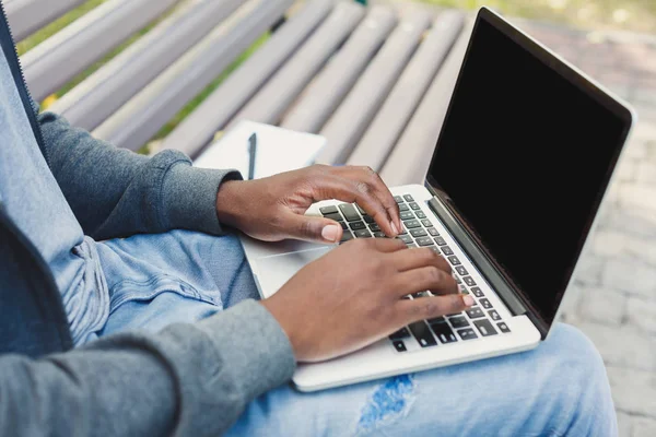 Male hands on laptop keyboard, closeup — Stock Photo, Image