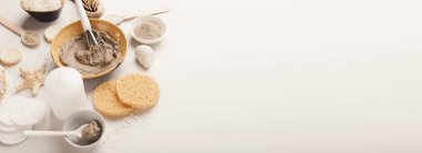 Seramik kase doğal kozmetik maskesi hazırlama