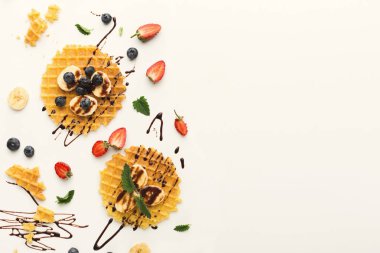 Waffle ile meyve, kahvaltı arka plan üstten görünüm