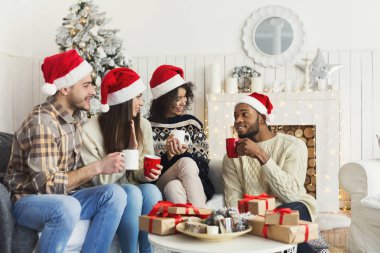 Mutlu arkadaş kakao evde içme