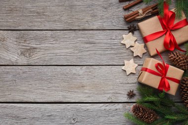 Köknar ağacı ve dekorasyonlu Noel arkaplanı