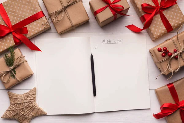 Writing wish list. Preparing for winter holidays — Stock Photo, Image