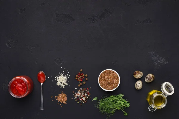 Kryddor, såser och örter för salladsdressing — Stockfoto