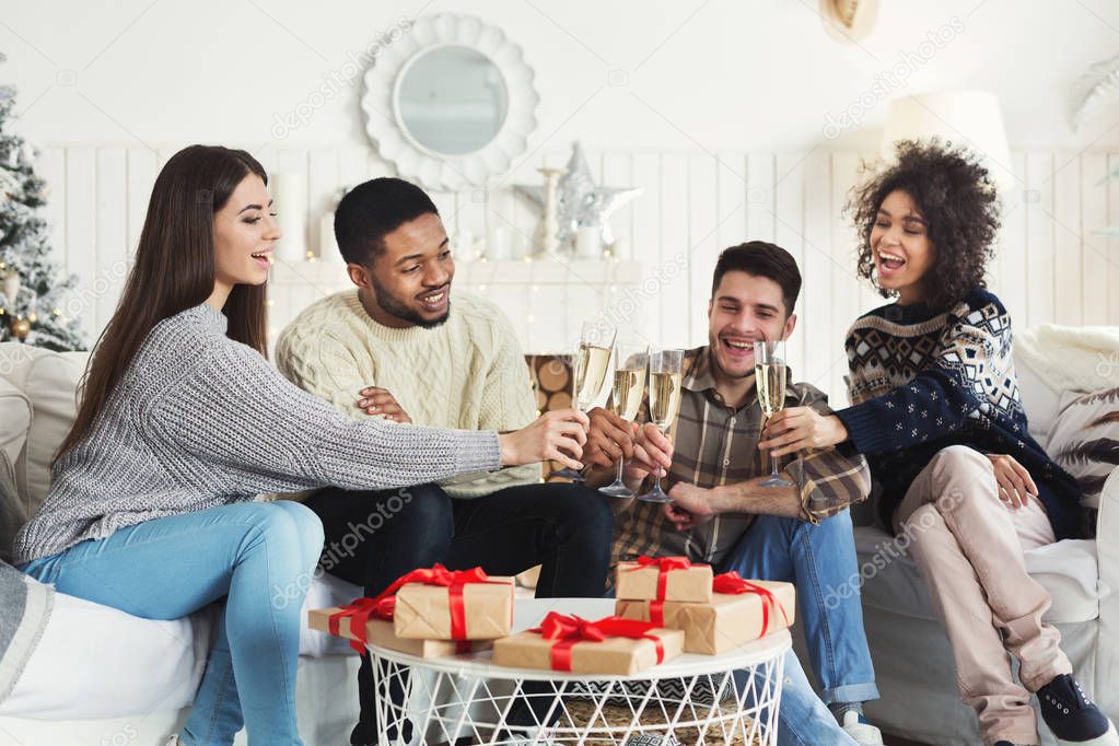 Friends toasting champagne flutes