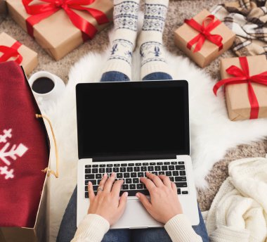 Noel satış. Pazar Web sitesinde alışveriş kadın