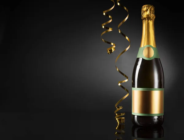 Sektflasche für Neujahrsfeier — Stockfoto