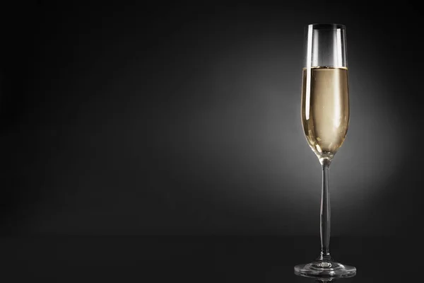 Új év háttér pezsgős pohár — Stock Fotó