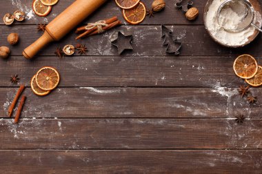 Malzemeler ve Noel pişirme için mutfak eşyaları