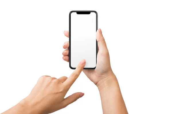 Mano femenina usando la pantalla táctil en blanco del teléfono inteligente — Foto de Stock