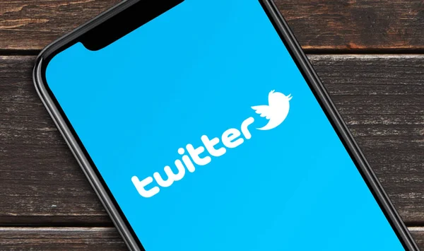 KHARKOV, UCRAINA - 23 dicembre 2018: Twitter è un servizio di social networking online — Foto Stock