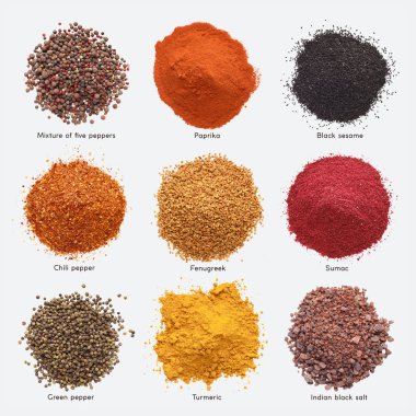 Beyaz zemin üzerine baharat çeşitleri