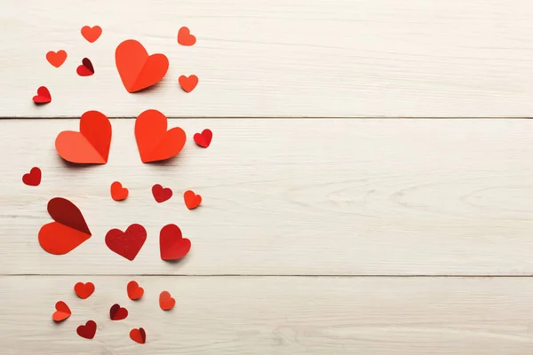 Fondo de San Valentín, corazones hechos a mano en madera con espacio para copiar — Foto de Stock