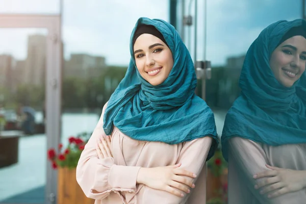 Portrait of happy arabian woman outdoor — Stok Foto