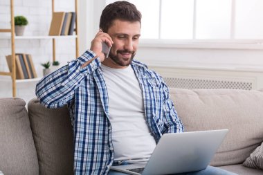 Çalışma ve evde Evet satıcısı