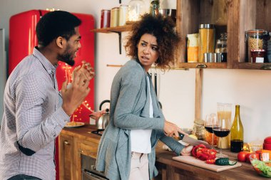 Mutfakta kavga çift