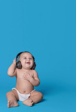 Gülen bebek yakışıklı müzik