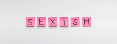 Word pembe office çıkartmaları yazılı cinsiyetçilik