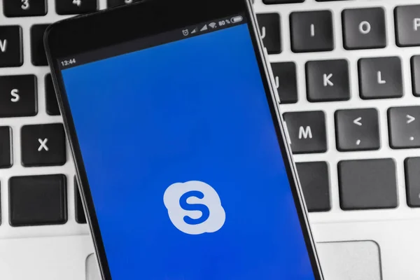 Apple iphone-val Skype alkalmazás-ra képernyő — Stock Fotó